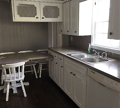 2nd image of 3320 Olive St