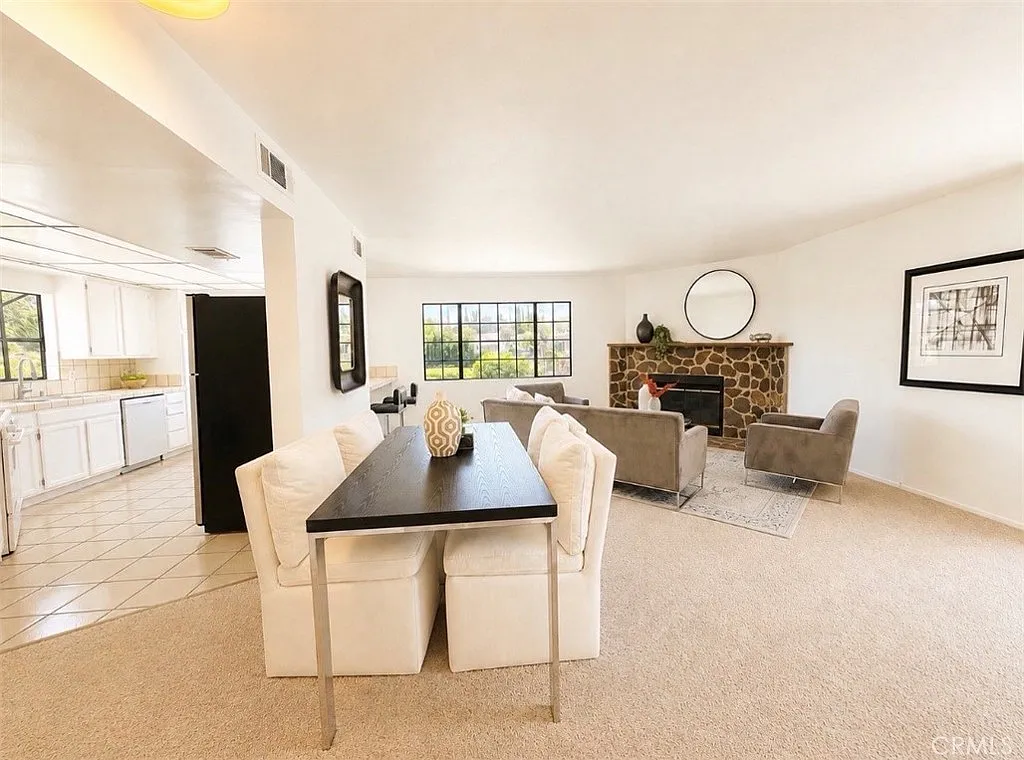 2 bed, 1474 sqft, $2,790 — Photo 3