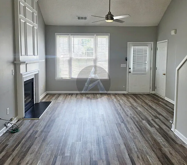 1691 Woodsford Rd NW — Photo 3