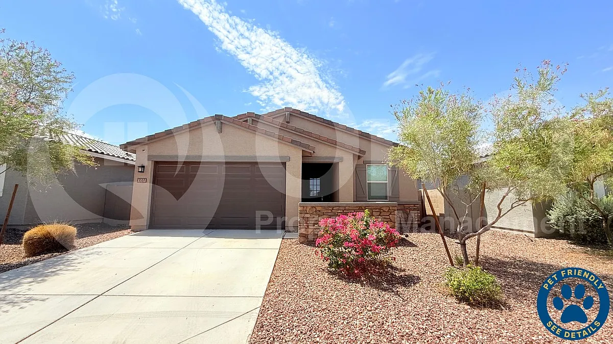 4 bed, 2.0 bath, 1813 sqft, $2,299 — Photo 1