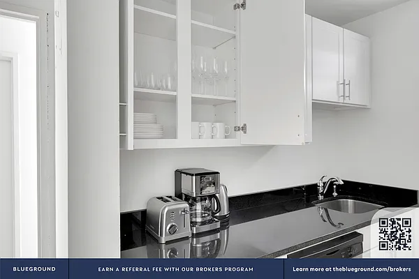 Rented by The Blueground | media 9