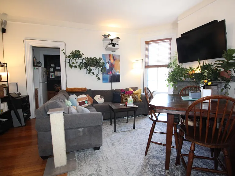 517 E Broadway #2 — Photo 12