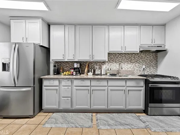 3325 Santa Fe Ave APT 120, Long Beach, CA 90810