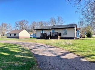 301 E 1st St, Adrian, MN 56110