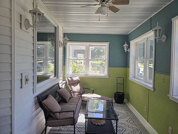 3rd image of 117 W Noyes St