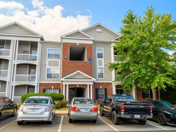 157 Yellowstone Dr APT 8, Charlottesville, VA 22903