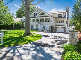 7 Grimes Rd, Old Greenwich, CT 06870