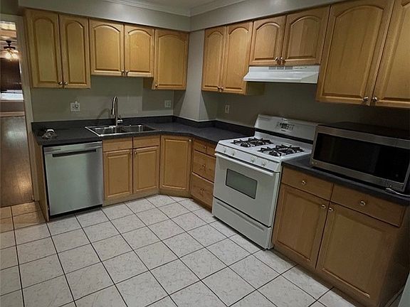 3rd image of 14 Yale Ave