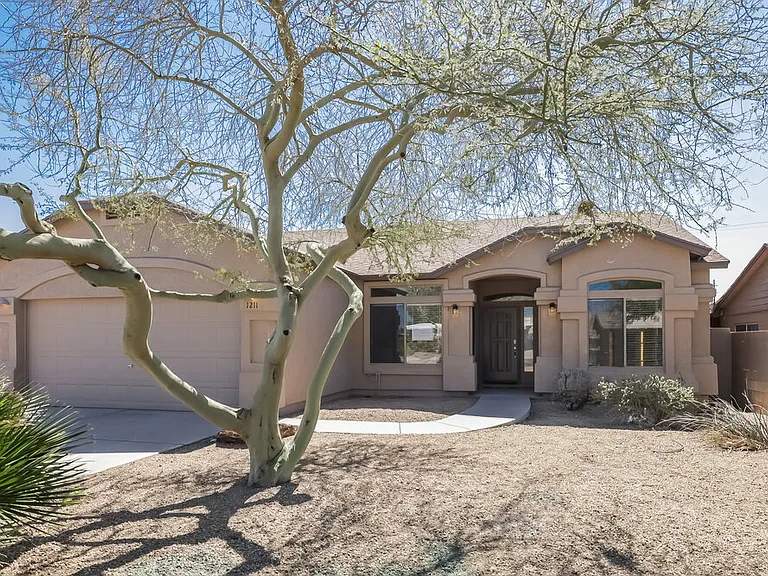 1211 E Winter Dr — Photo 1
