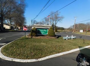 6 Texas Ct, Matawan, NJ 07747