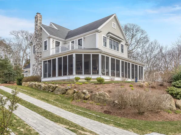 29 Hawks Way, Falmouth, MA 02540