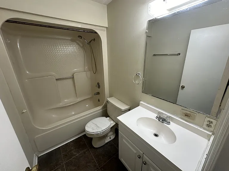 910 Brett Dr #19 — Photo 6