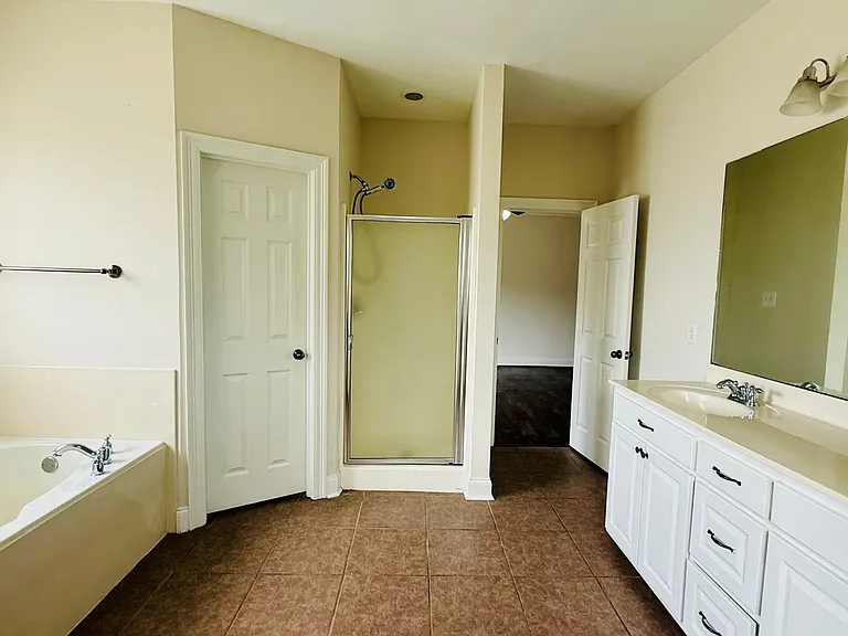 13134 Montrose Dr N — Photo 12