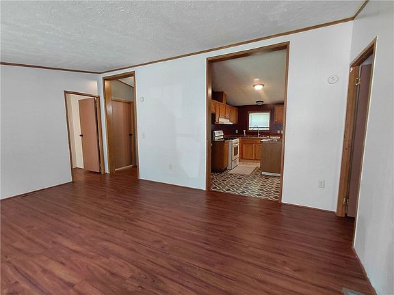 3rd image of 302 Polo Dr