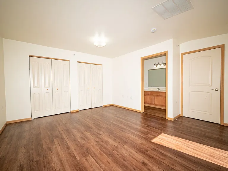 McComb Place Apartments — Photo 8