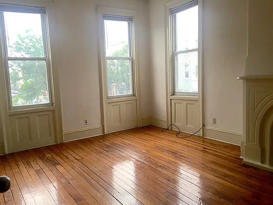 Rented by Capri Jet Realty Corp | media 17