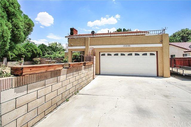 1st image of 13333 Country Club Dr