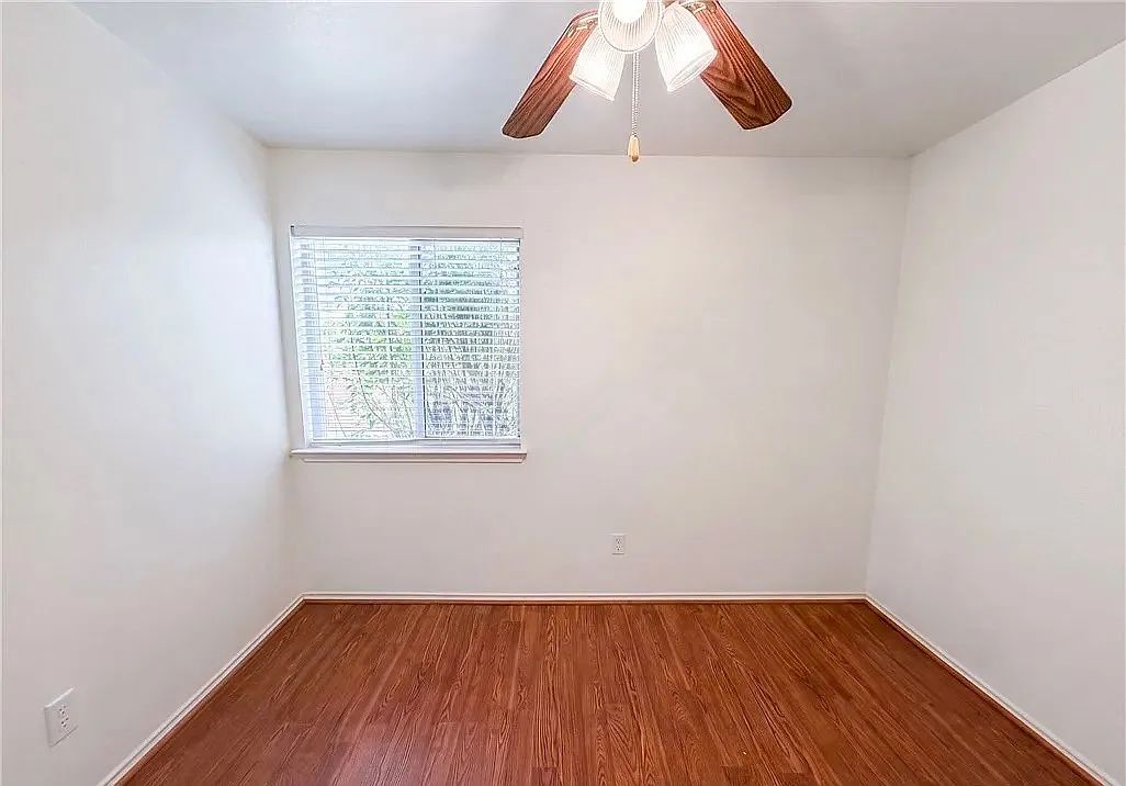 4 bed, 2163 sqft, $1,710 — Photo 2