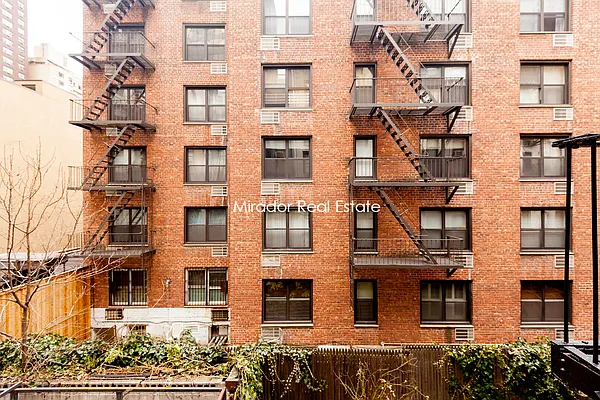 Rented by Mirador Real Estate | media 5