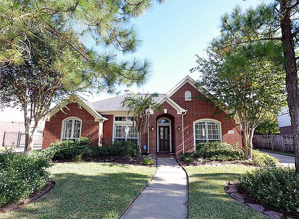 1st image of 2411 Lansing Cir