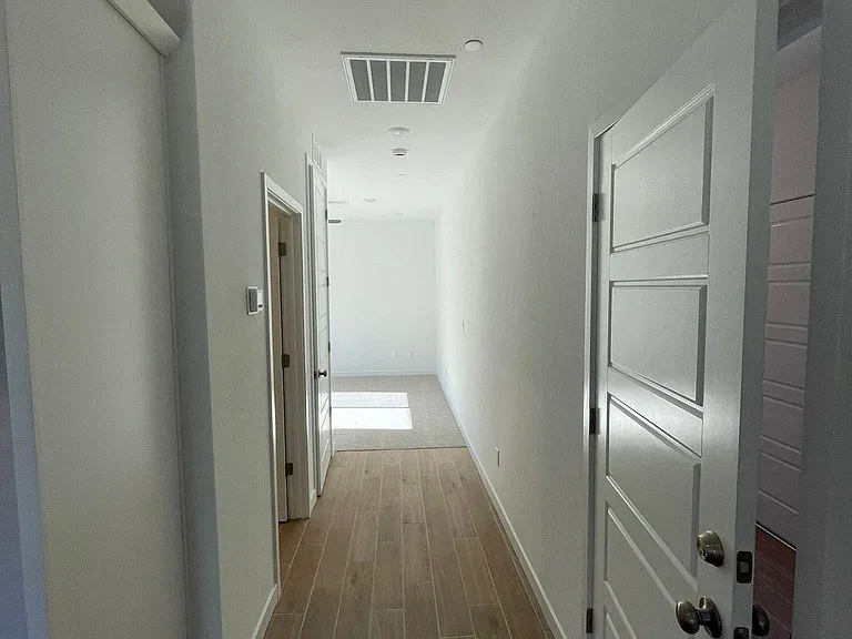 6381Z E Robinson Ave — Photo 3