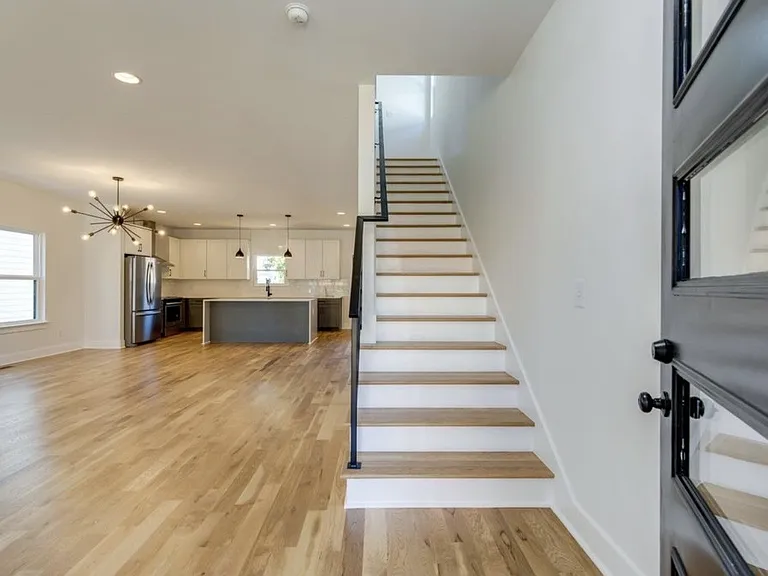 2413B Booker St — Photo 6