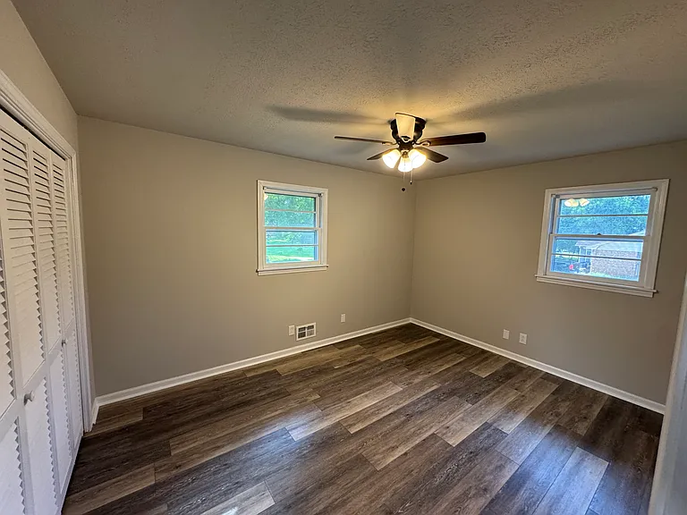 4245 Pecan St — Photo 8