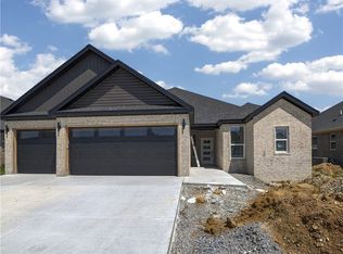 731 Dillon St, Bentonville, AR 72713