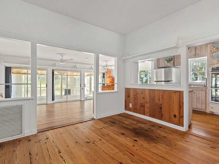 2250 Myrtle Ave — Photo 26