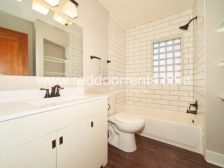 412 N Merrill St — Photo 25