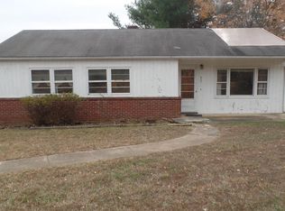 937 Old Truslow Rd, Falmouth, VA 22406