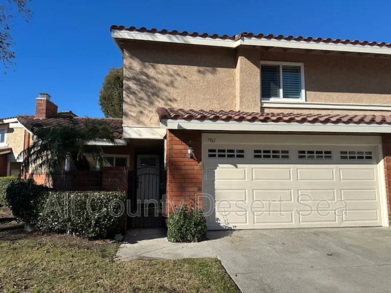 7961 Southwind Cir — Photo 4