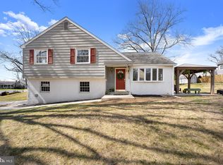 632 Old School House Dr, Springfield, PA 19064