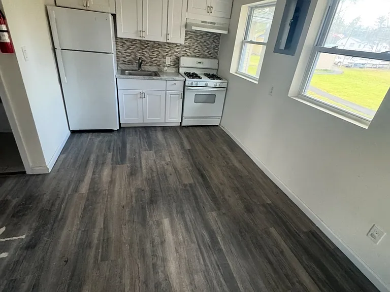 27 Hillside Ave #8 — Photo 9