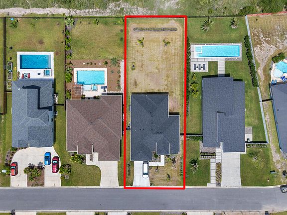 3rd image of 149 Torrey Pines Rd