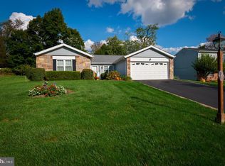 10 Willow Ct, Newtown, PA 18940