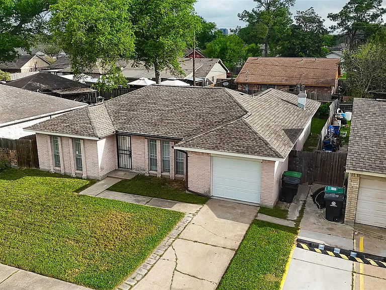 15022 Chipman Ln — Photo 34