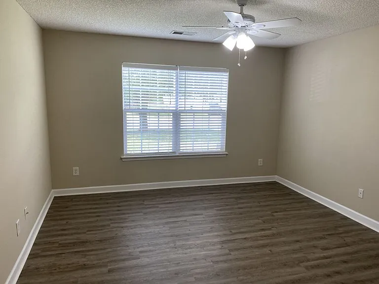 4924 Aldersbrook Dr — Photo 10