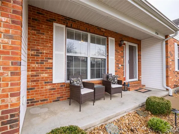 2206 Martina Dr, Washington, MO 63090