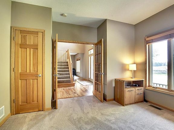 4th image of 527 Fairhaven Dr