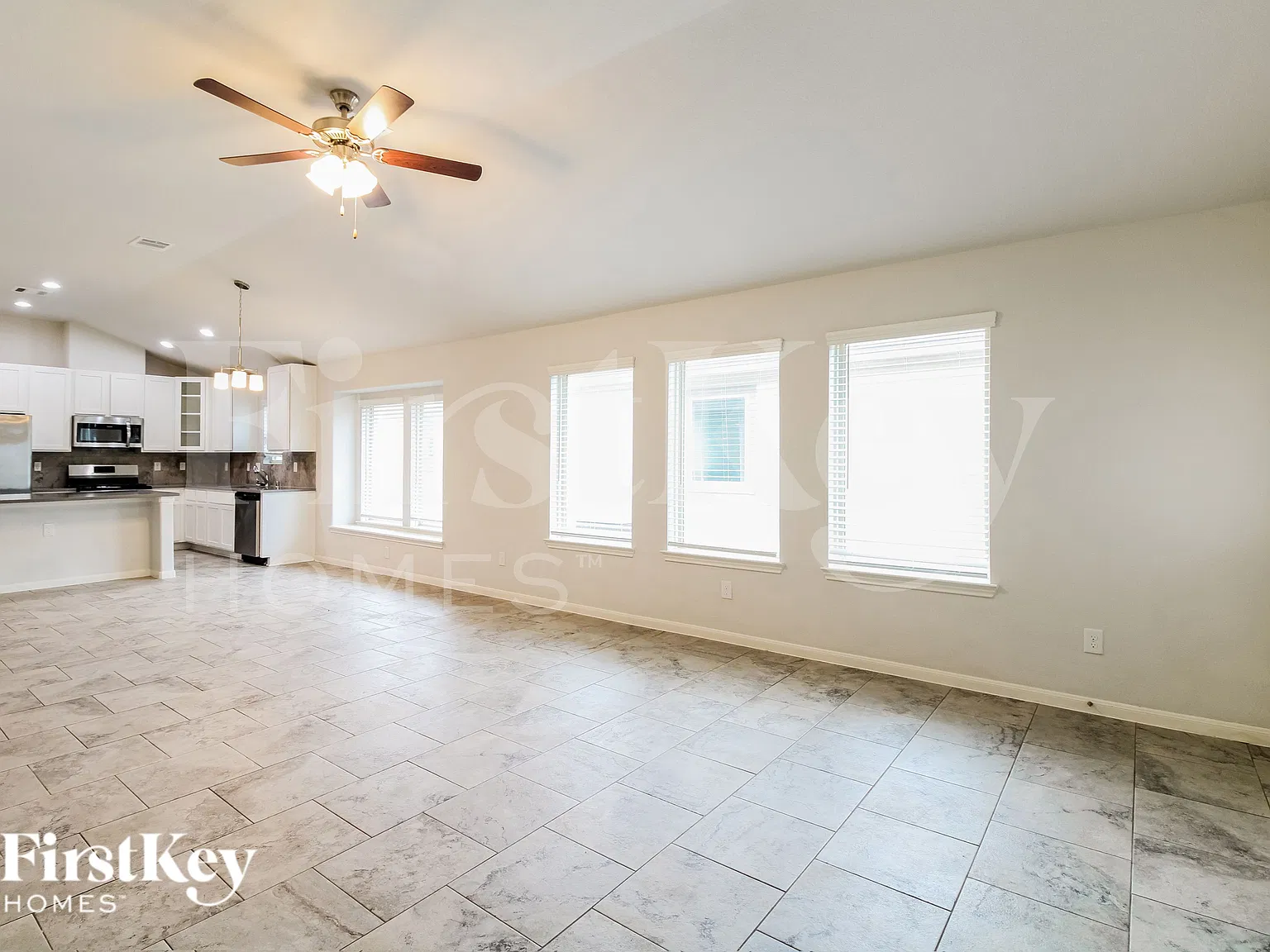 3 bed, 2.0 bath, 1837 sqft, $2,020 — Photo 3