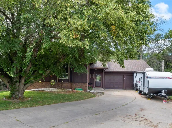 1216 Timber Ln, Glenwood, IA 51534