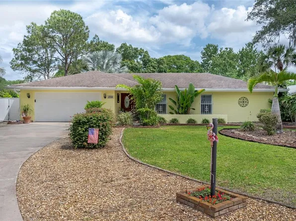 1728 Lagoon Ct, Lakeland, FL 33803