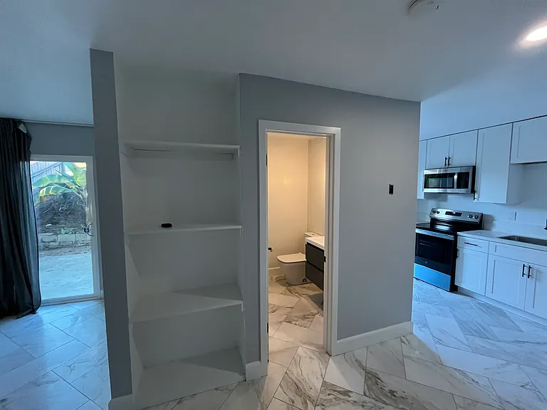 Silver Oak Ln — Photo 6