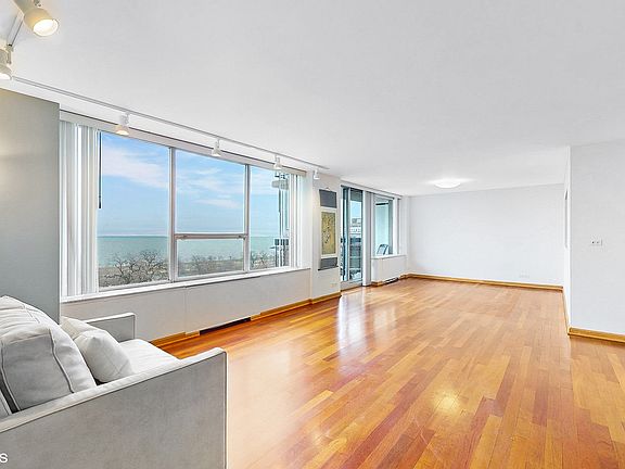 3rd image of 5201 S Cornell Ave APT 14F