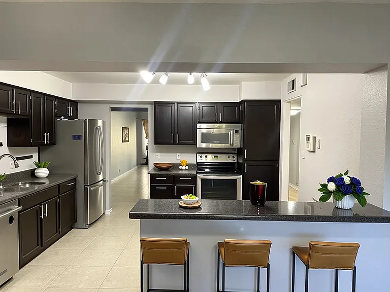 2 W Northern Ave #5 — Photo 1