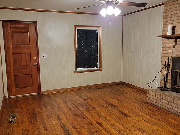 2nd image of 2417 Holloway St