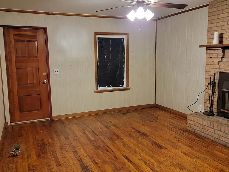 2417 Holloway St — Photo 2