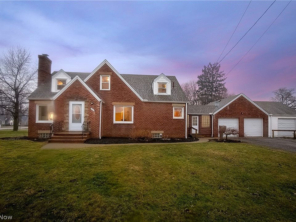 1st image of 3065 25th St NW