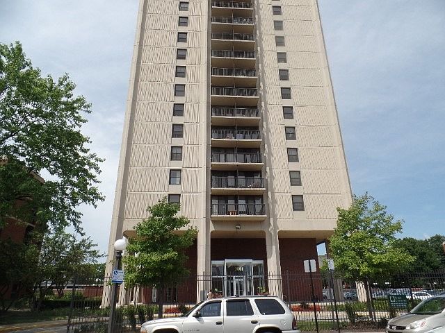 1st image of 3001 S Michigan Ave Unit 403
